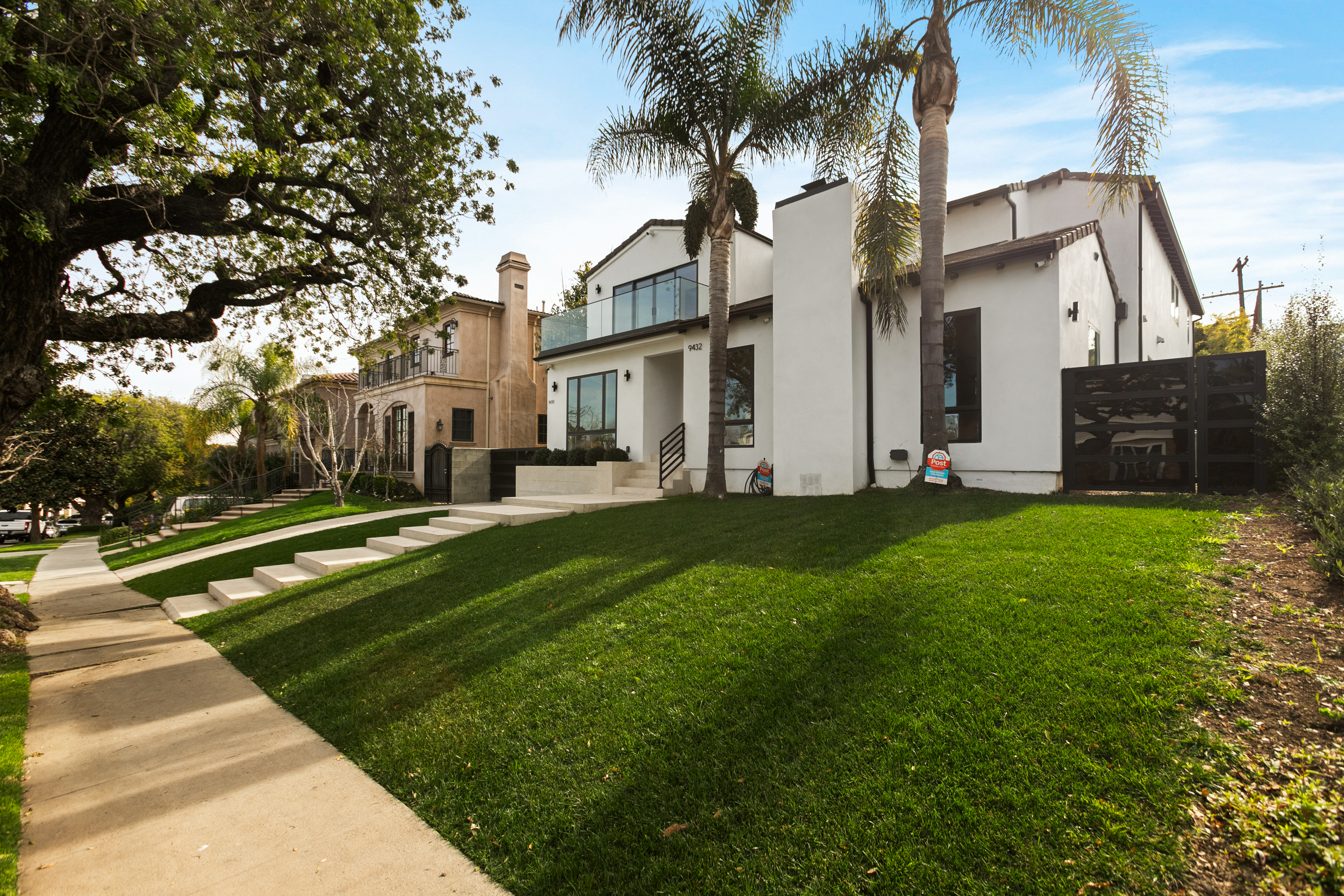 9432 Oakmore Rd exterior — luxury rental Los Angeles 90035 photo 2