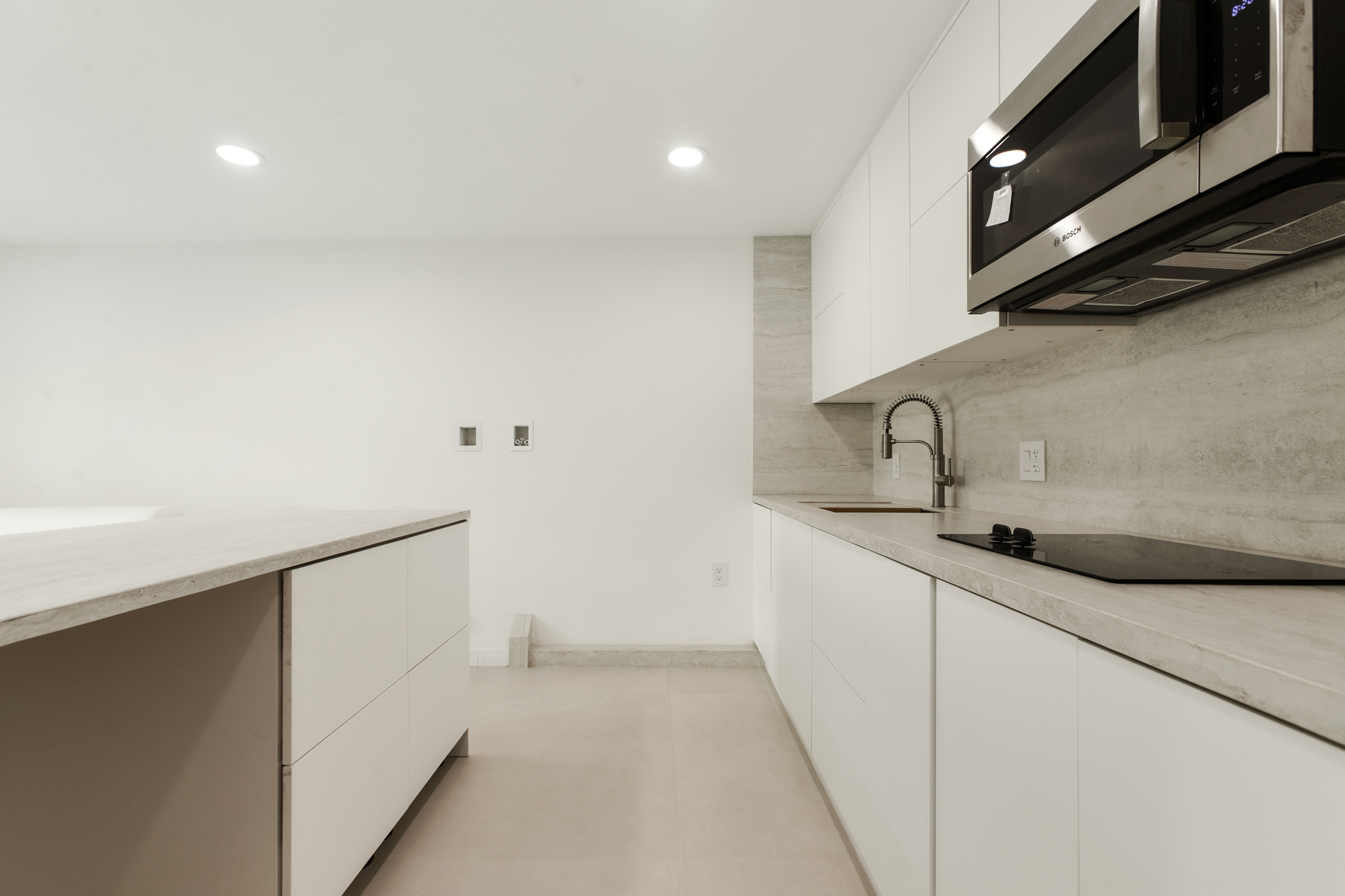 9432 Oakmore Rd guest house — luxury rental Los Angeles 90035 photo 7