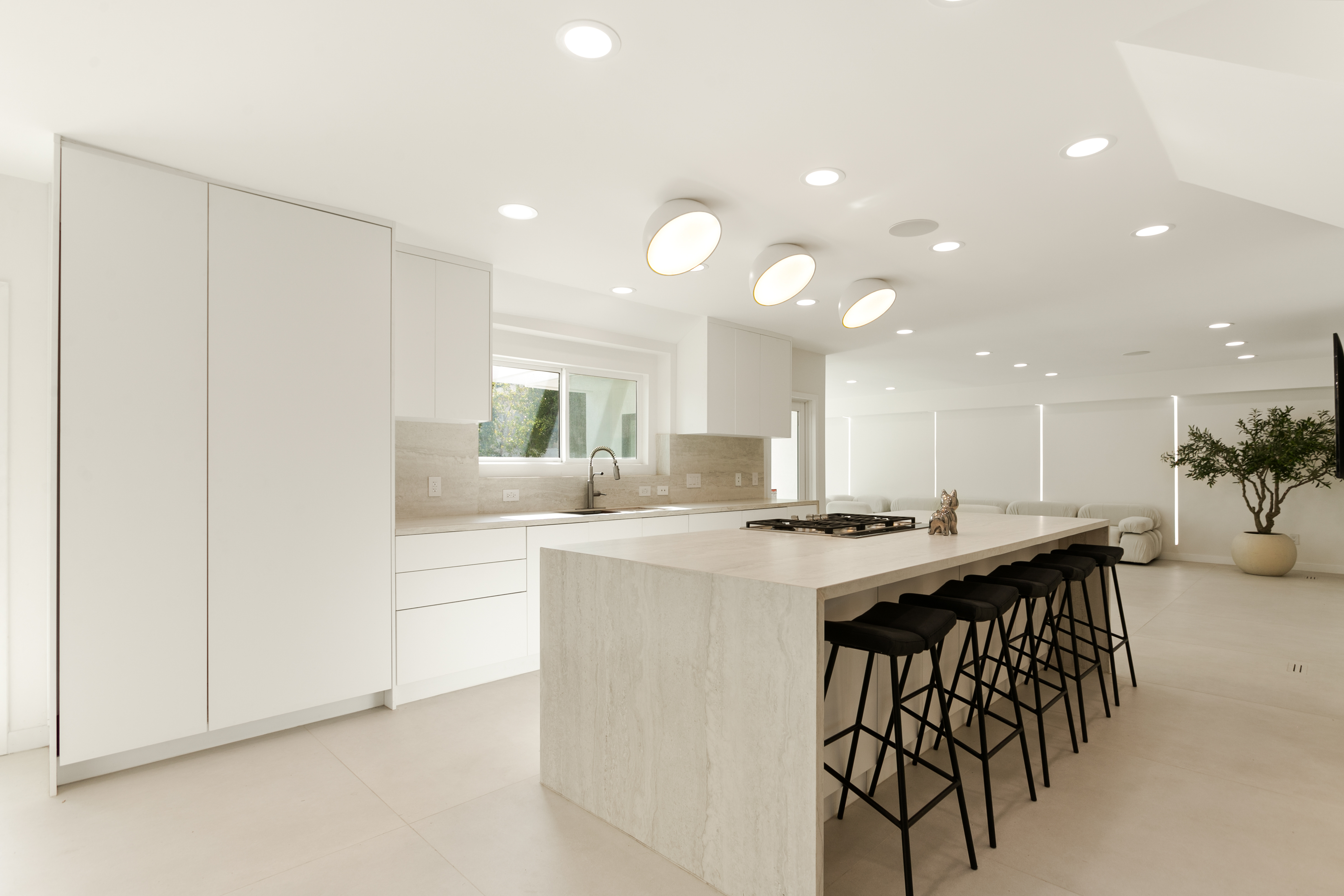 Chef's kitchen with dual ovens â€” 9432 Oakmore Rd
