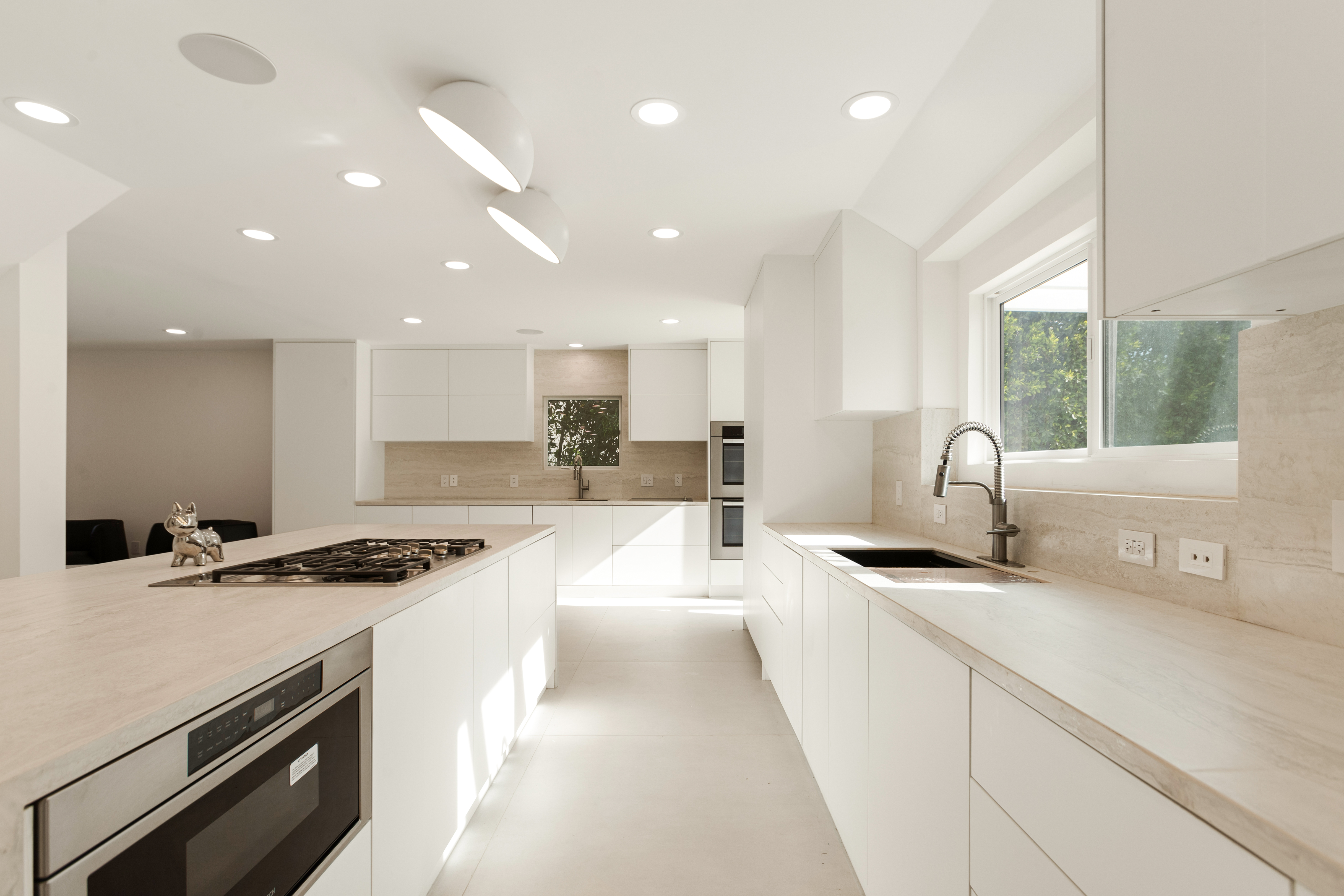 9432 Oakmore Rd kitchen — luxury rental Los Angeles 90035 photo 3