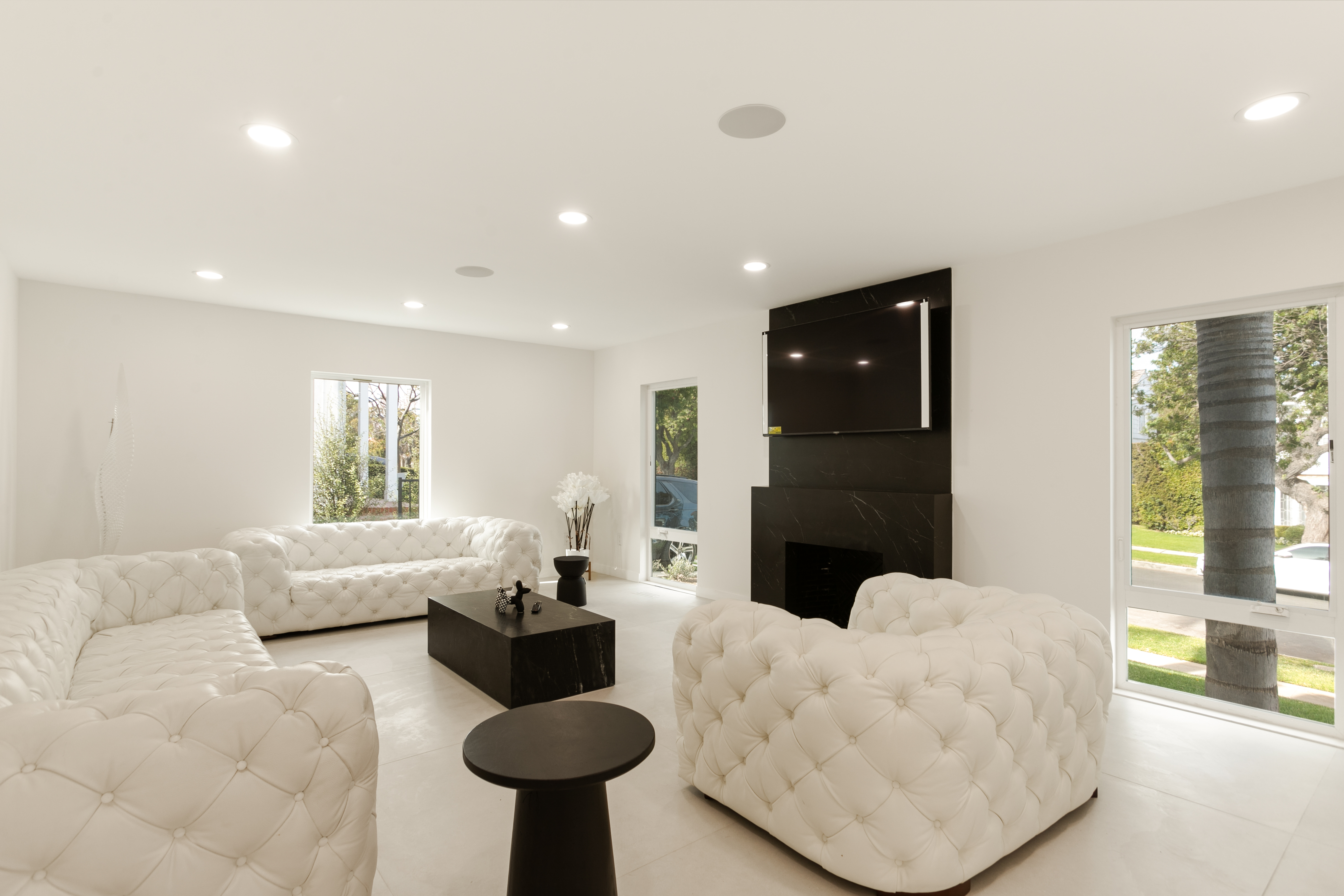 9432 Oakmore Rd interior photo 1 â€” luxury rental Los Angeles