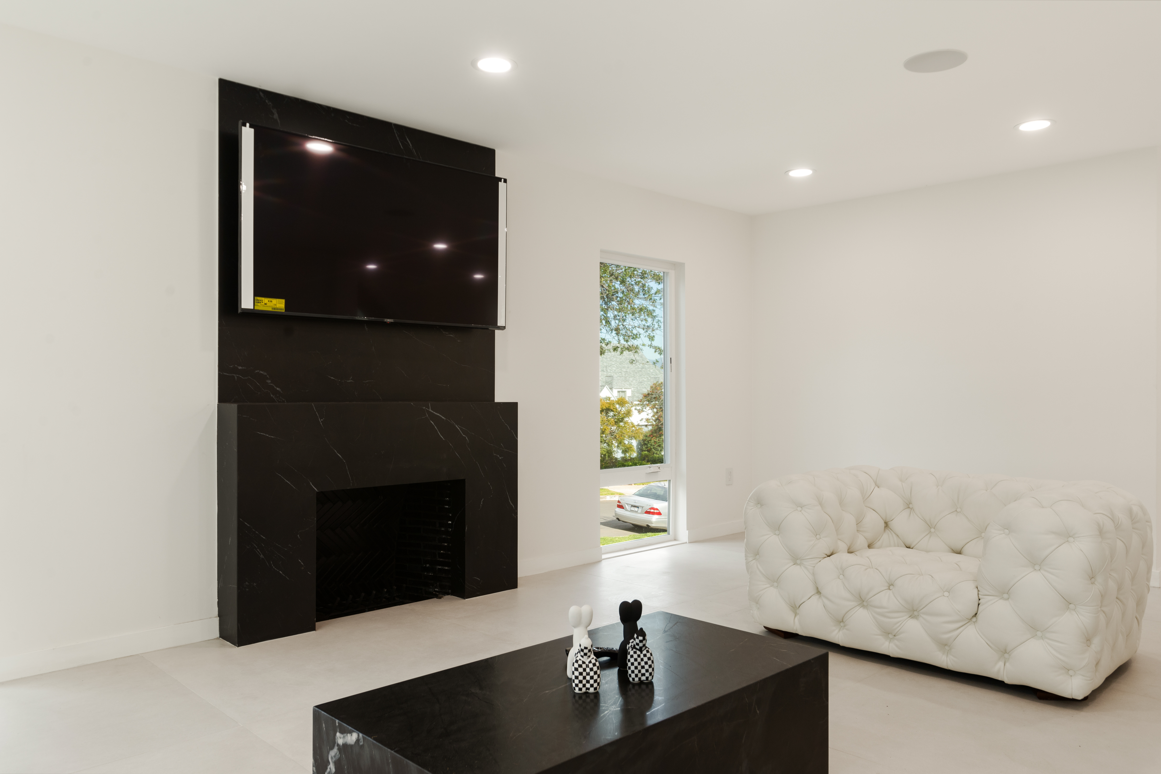 9432 Oakmore Rd interior photo 2 â€” luxury rental Los Angeles