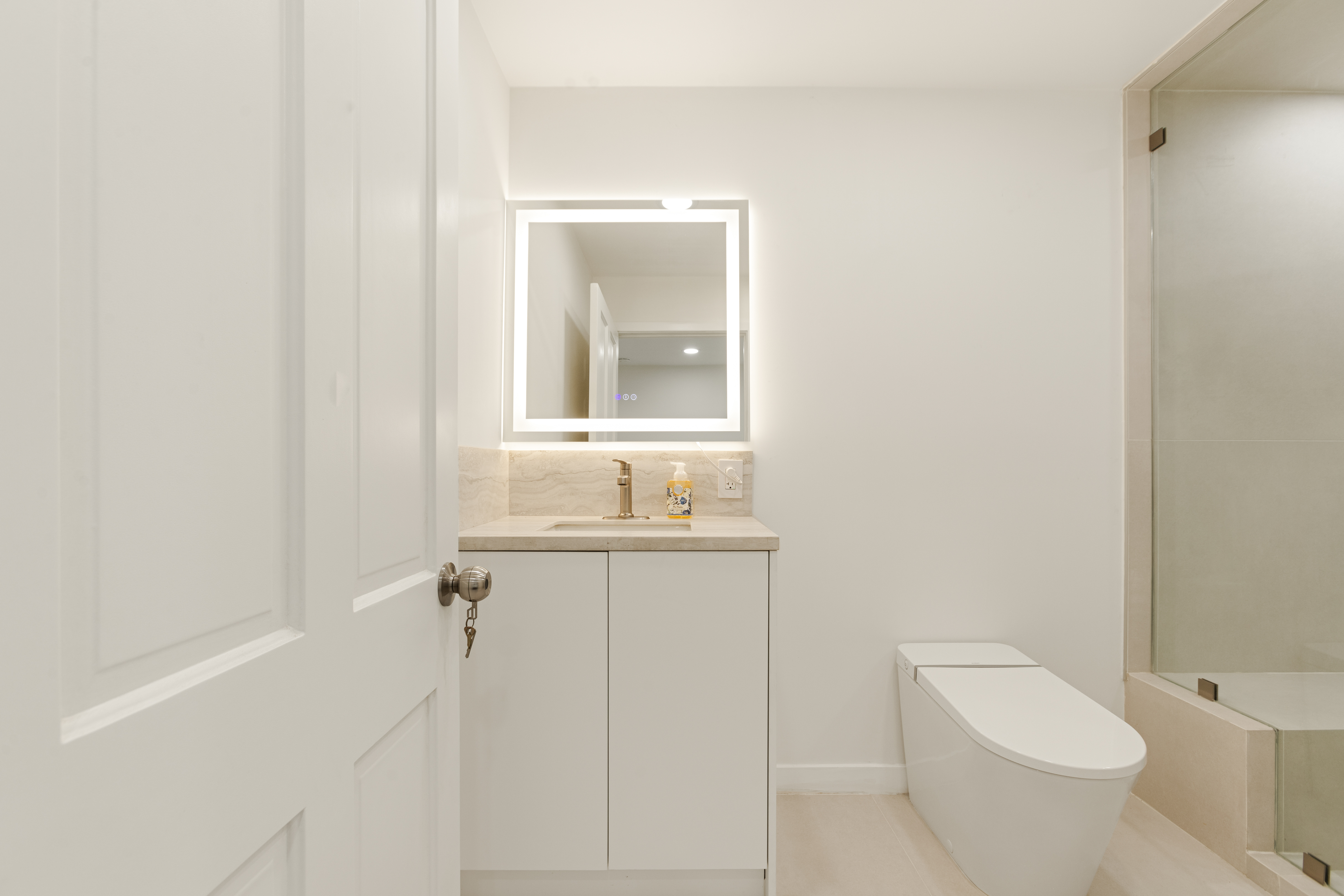 9432 Oakmore Rd office / den — luxury rental Los Angeles 90035 photo 4