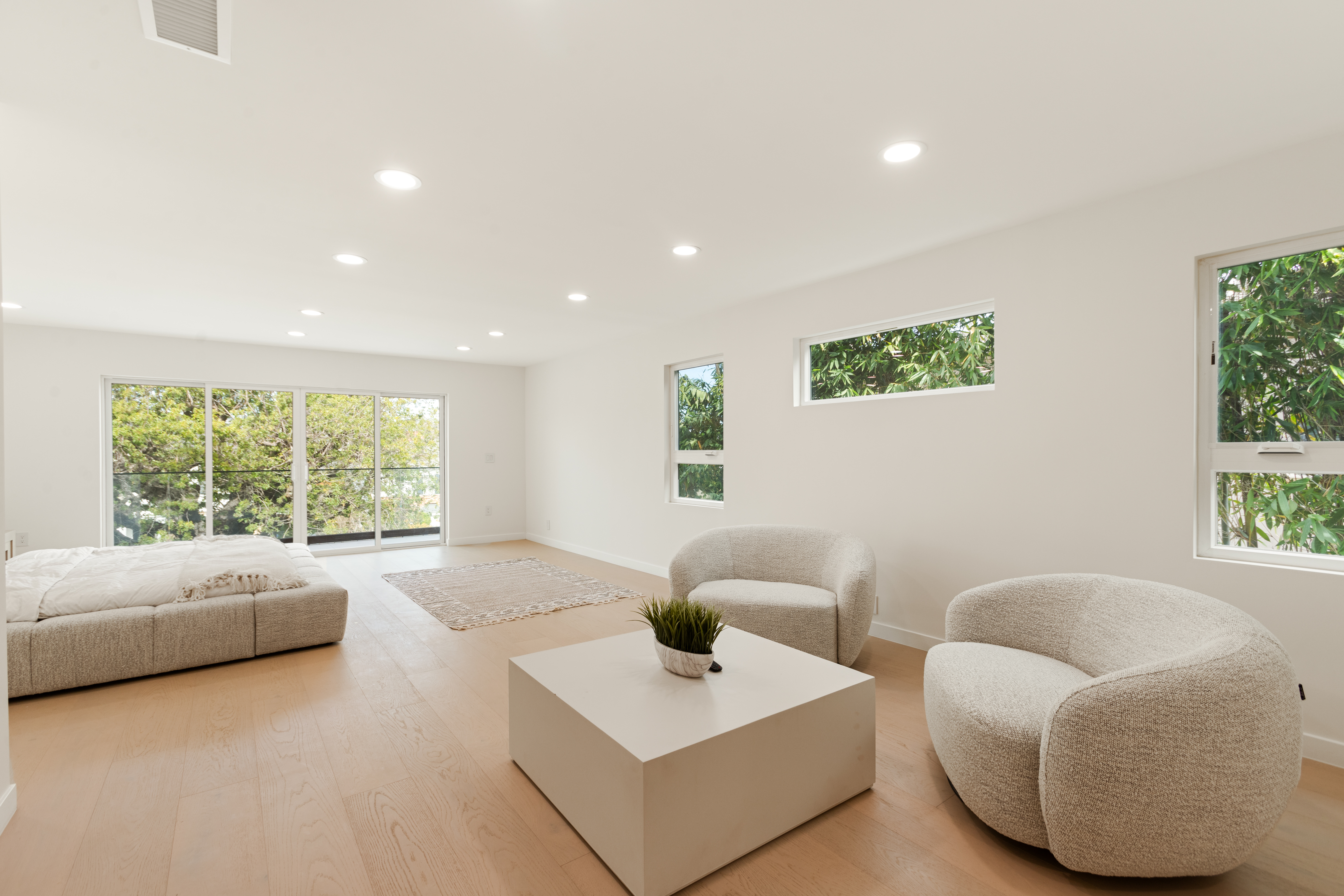 Primary suite with steam sauna â€” 9432 Oakmore Rd